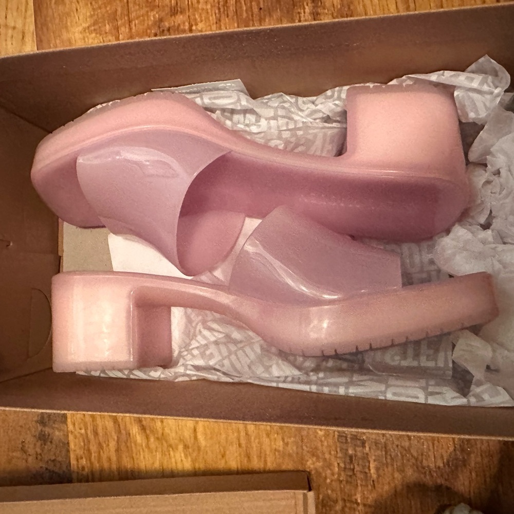 Harlin Lilac Shoes Size 7